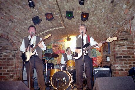 The Offbeats Perform @ The Cavern In Liverpool, England